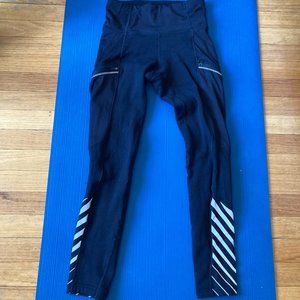 Athleta Winter Reflective workout leggings Size XS